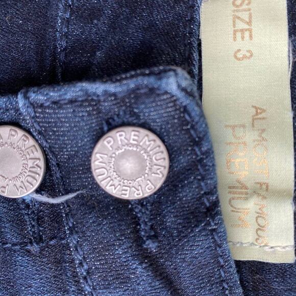 Almost Famous sz 3 high waist short shorts‎ jean shorts - Picture 3 of 5